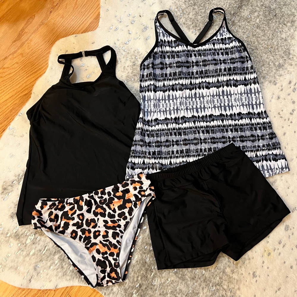 Medium tankini lot